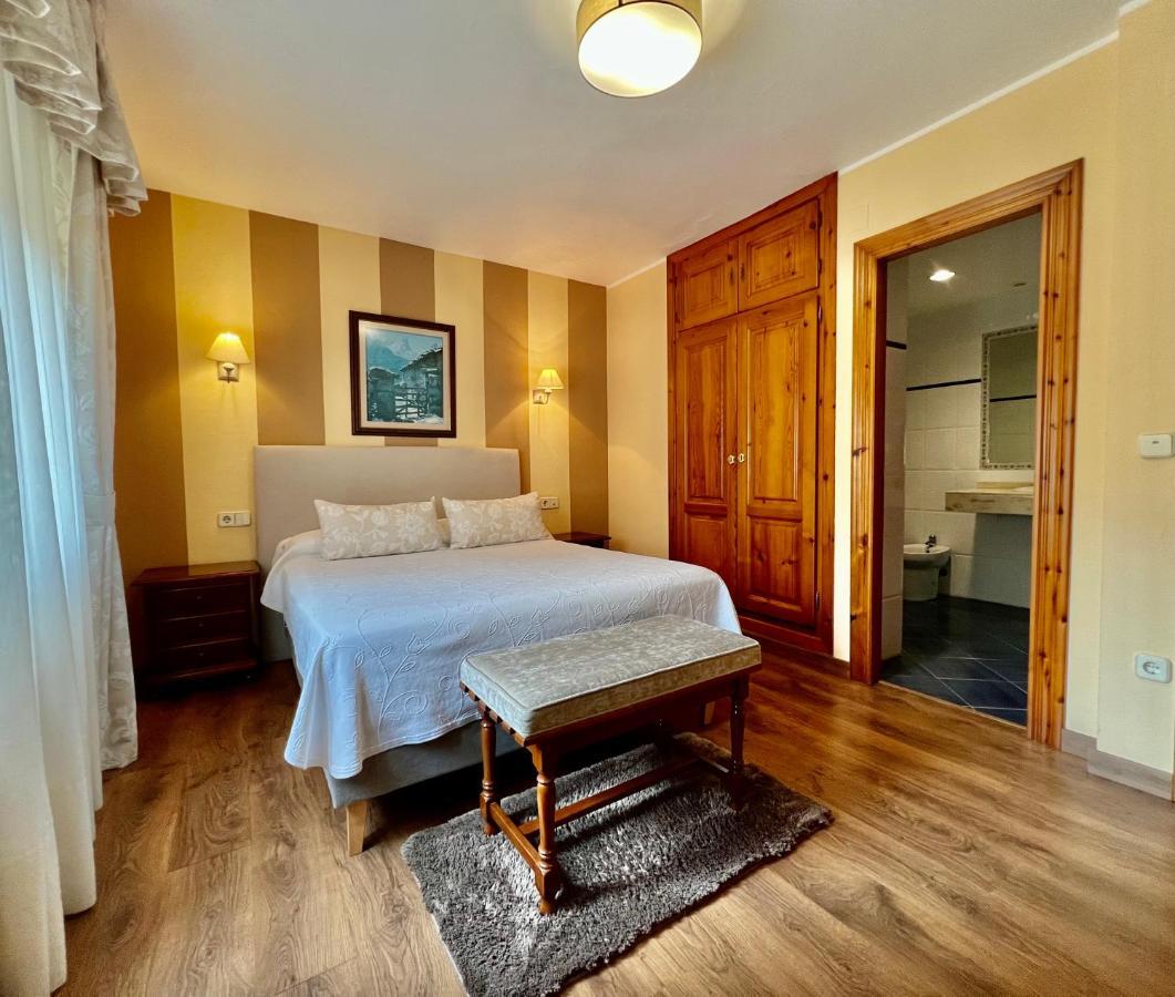 Hotel La Rivera Аренас-де-Кабралес Экстерьер фото